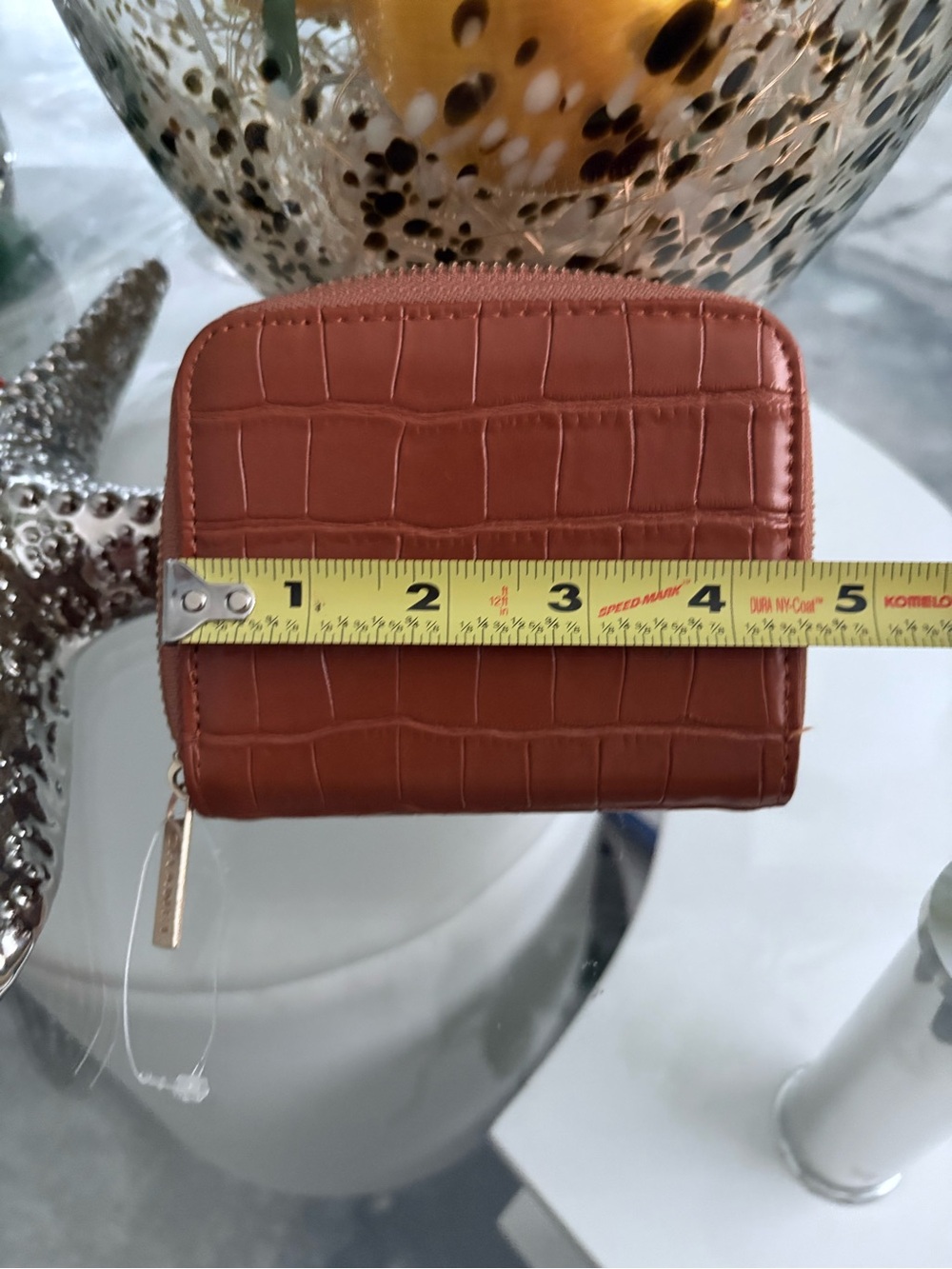 CHANEL Croc-Embossed Leather Wallet in Rust with Gold Hardware - Picture 4 of 5